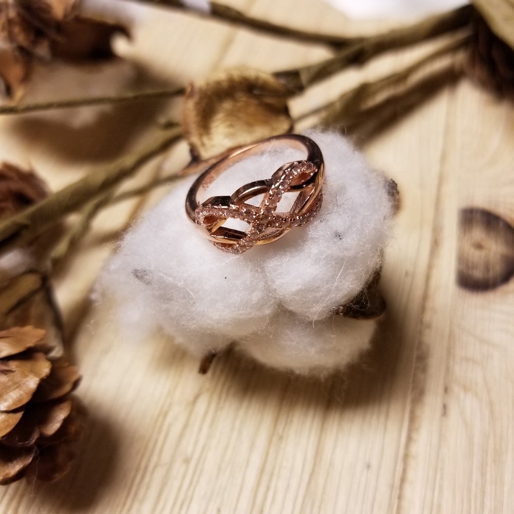 Beautiful Rose Gold plated Infinity Ring - Picture 7 of 7